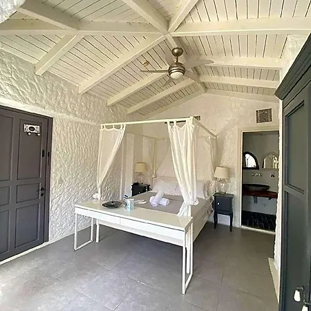 Hotel Ala Alacati 3*